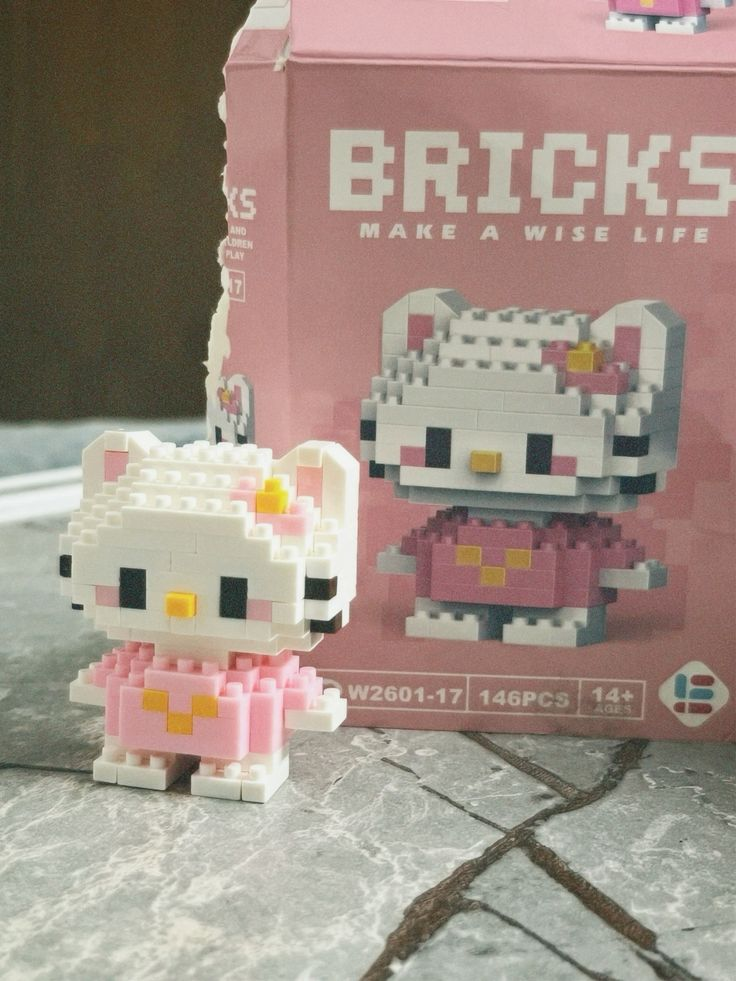 (BRICK) MiniHelloKitty Muñeco Armable de Coleccion