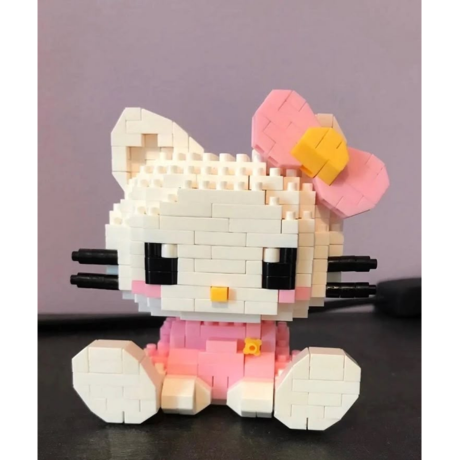 (BRICK) Hello Kitty Muñeco Armable de Colección